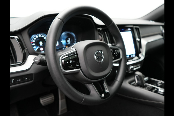 Volvo V60 T6 Recharge AWD R-Design LONG RANGE Plug In Hybrid Dealer O.H. PHEV | Panodak | Lederen Sportstoelen Memory | Harman Kardon | Apple Carplay | Navigatie | Camera | L.M. 19" | DAB | Virtual |