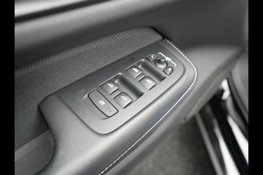 Volvo V60 T6 Recharge AWD R-Design LONG RANGE Plug In Hybrid Dealer O.H. PHEV | Panodak | Lederen Sportstoelen Memory | Harman Kardon | Apple Carplay | Navigatie | Camera | L.M. 19" | DAB | Virtual |