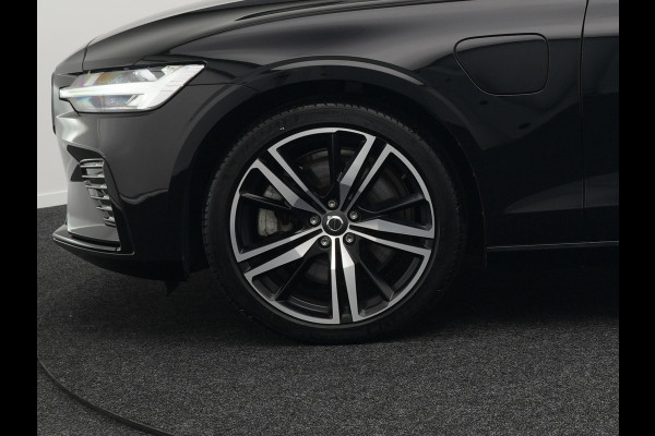Volvo V60 T6 Recharge AWD R-Design LONG RANGE Plug In Hybrid Dealer O.H. PHEV | Panodak | Lederen Sportstoelen Memory | Harman Kardon | Apple Carplay | Navigatie | Camera | L.M. 19" | DAB | Virtual |
