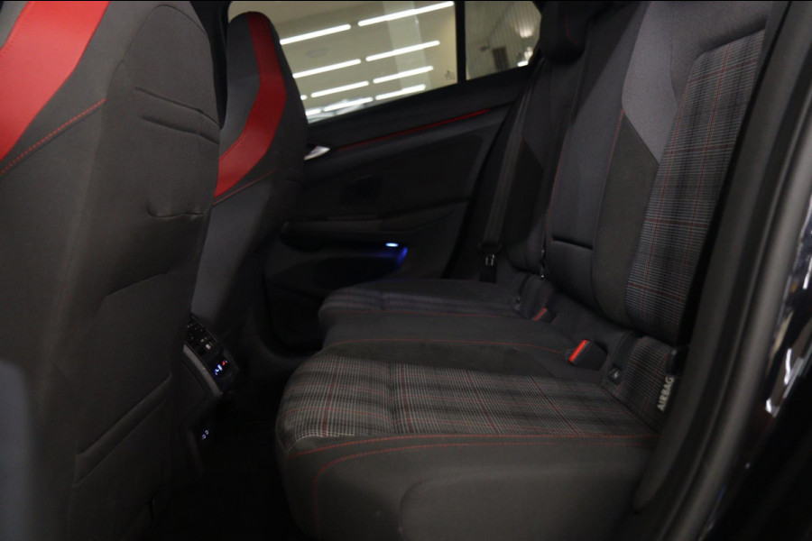 Volkswagen Golf 2.0 TSI GTI BLACKSTYLE/PANO/H-K/HUD/CARPLAY/VOL