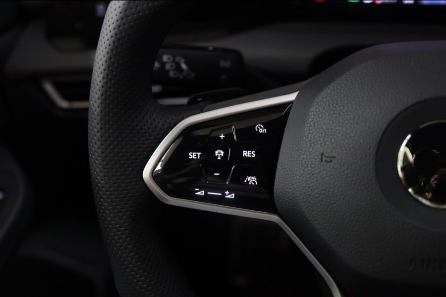 Volkswagen Golf 2.0 TSI GTI BLACKSTYLE/PANO/H-K/HUD/CARPLAY/VOL