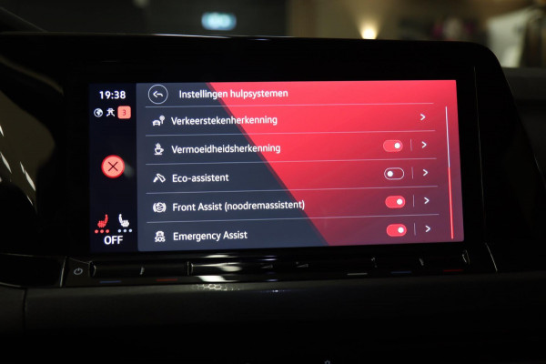 Volkswagen Golf 2.0 TSI GTI BLACKSTYLE/PANO/H-K/HUD/CARPLAY/VOL