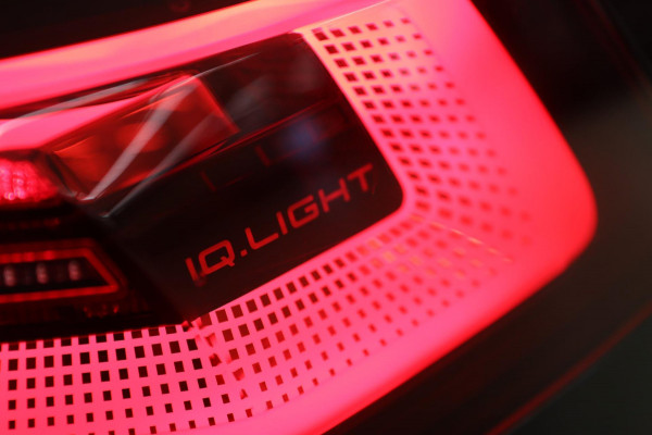 Volkswagen Golf 2.0 TSI GTI BLACKSTYLE/PANO/H-K/HUD/CARPLAY/VOL