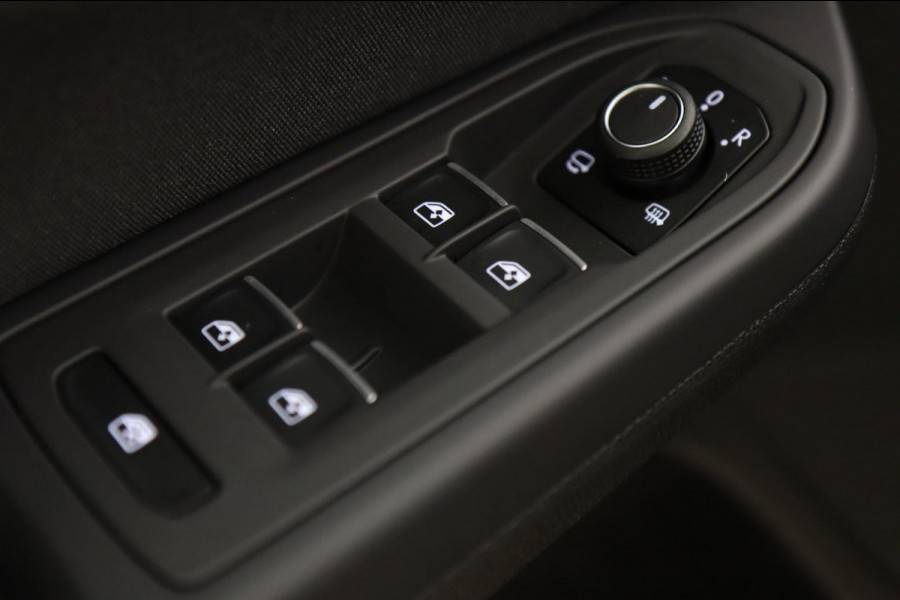 Volkswagen Golf 2.0 TSI GTI BLACKSTYLE/PANO/H-K/HUD/CARPLAY/VOL