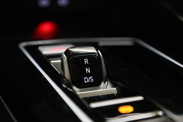 Volkswagen Golf 2.0 TSI GTI BLACKSTYLE/PANO/H-K/HUD/CARPLAY/VOL