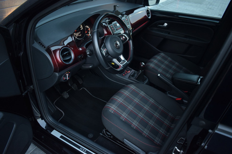 Volkswagen up! GTI 1.0 TSI 116pk | Origineel NL | Pano | Beats | Camera