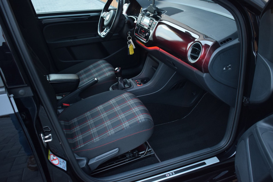 Volkswagen up! GTI 1.0 TSI 116pk | Origineel NL | Pano | Beats | Camera