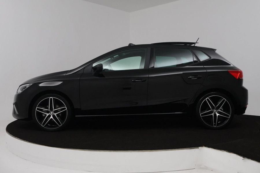 Seat Ibiza 1.0 TSI FR Business Intense (PANORAMADAK, DIGITALE COCKPIT, BEATS AUDIO, ACHTERUITRIJCAMERA, SENSOREN)