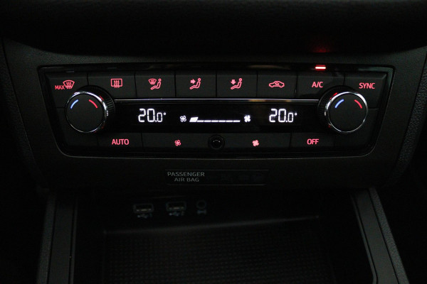 Seat Ibiza 1.0 TSI FR Business Intense (PANORAMADAK, DIGITALE COCKPIT, BEATS AUDIO, ACHTERUITRIJCAMERA, SENSOREN)