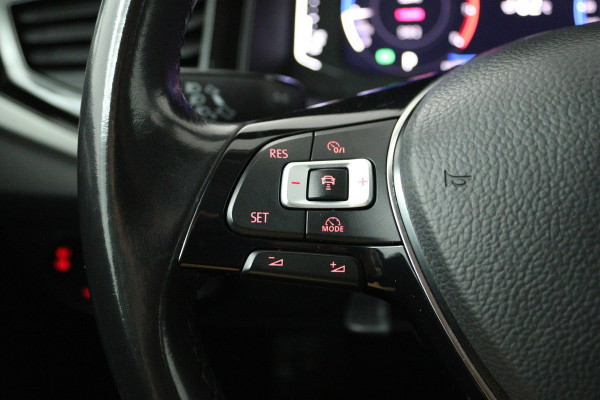 Volkswagen Polo 1.0 TSI Comfortline (TREKHAAK, DIGITALE COCKPIT, PARKEERSENSOREN, CRUISE ADAPTIEF, AUTOMAAT)