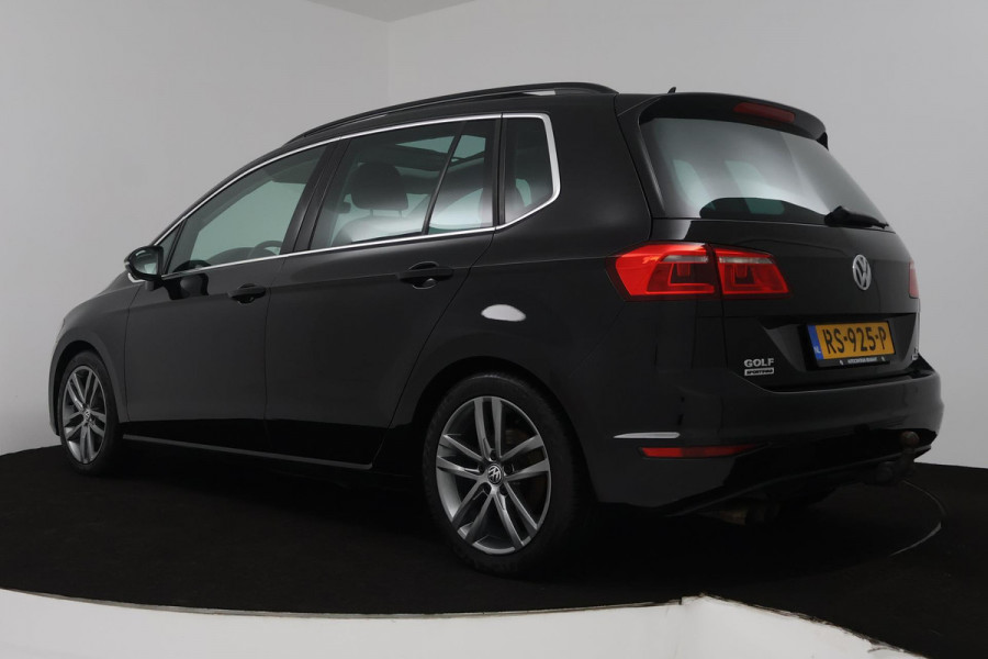 Volkswagen Golf Sportsvan 1.4 TSI Highline (PANORAMADAK, TREKHAAK, CAMERA, CRUISE ADAPTIEF, STOELVERWARMING, CARPLAY)