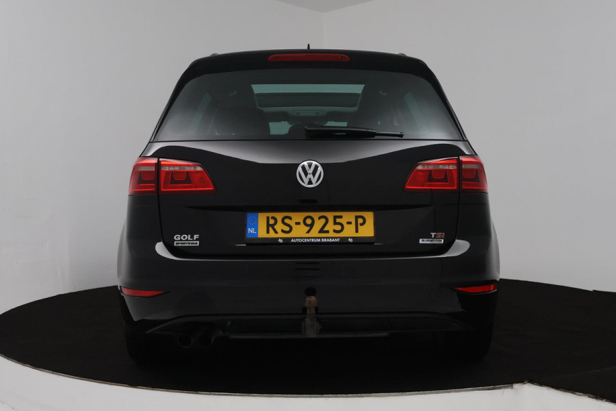 Volkswagen Golf Sportsvan 1.4 TSI Highline (PANORAMADAK, TREKHAAK, CAMERA, CRUISE ADAPTIEF, STOELVERWARMING, CARPLAY)