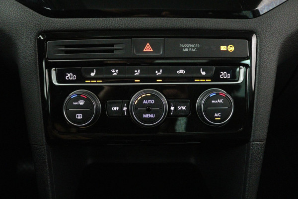 Volkswagen Golf Sportsvan 1.4 TSI Highline (PANORAMADAK, TREKHAAK, CAMERA, CRUISE ADAPTIEF, STOELVERWARMING, CARPLAY)