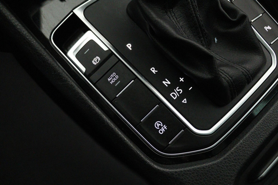 Volkswagen Golf Sportsvan 1.4 TSI Highline (PANORAMADAK, TREKHAAK, CAMERA, CRUISE ADAPTIEF, STOELVERWARMING, CARPLAY)