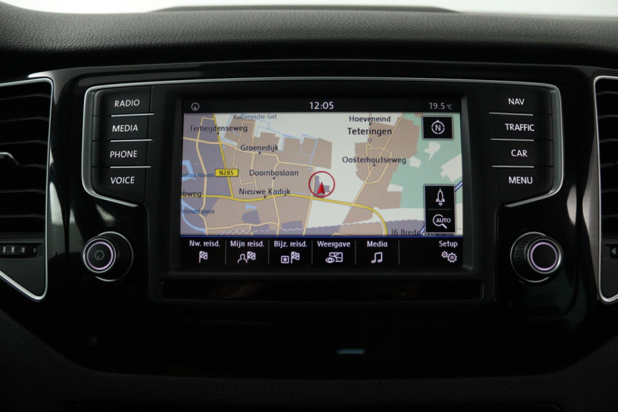 Volkswagen Golf Sportsvan 1.4 TSI Highline (PANORAMADAK, TREKHAAK, CAMERA, CRUISE ADAPTIEF, STOELVERWARMING, CARPLAY)