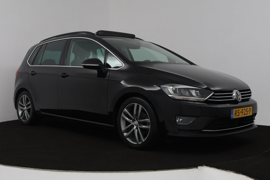 Volkswagen Golf Sportsvan 1.4 TSI Highline (PANORAMADAK, TREKHAAK, CAMERA, CRUISE ADAPTIEF, STOELVERWARMING, CARPLAY)