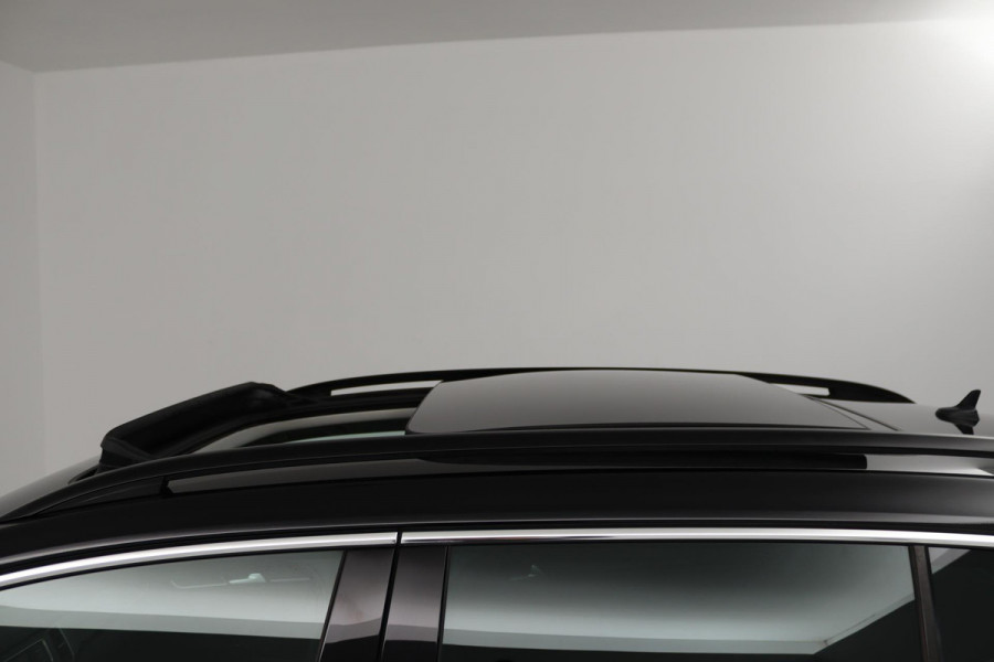 Volkswagen Golf Sportsvan 1.4 TSI Highline (PANORAMADAK, TREKHAAK, CAMERA, CRUISE ADAPTIEF, STOELVERWARMING, CARPLAY)