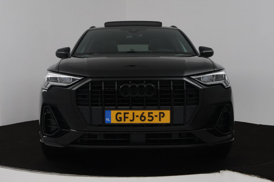 Audi Q3 35 TFSI edition one (PANORAMADAK, DIGITALE COCKPIT, LANE-ASSIST, STUUR/STOEL VERWARMING, AUTOMAAT, PARKEERSENSOREN)