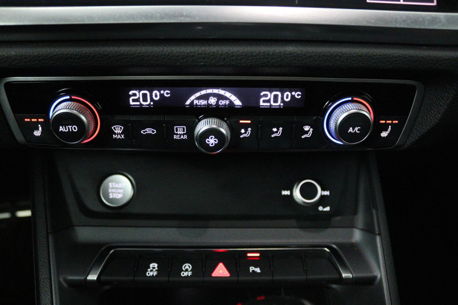 Audi Q3 35 TFSI edition one (PANORAMADAK, DIGITALE COCKPIT, LANE-ASSIST, STUUR/STOEL VERWARMING, AUTOMAAT, PARKEERSENSOREN)
