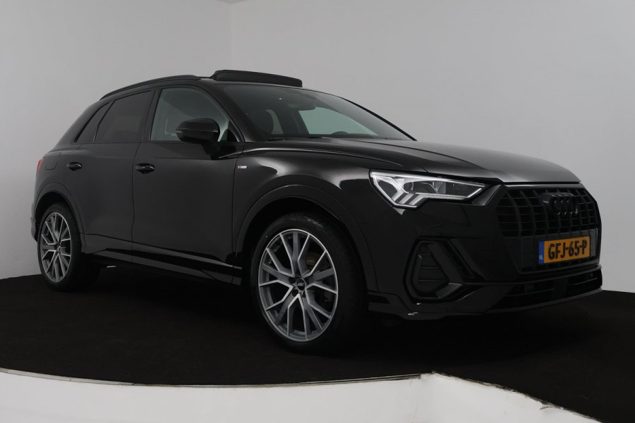Audi Q3 35 TFSI edition one (PANORAMADAK, DIGITALE COCKPIT, LANE-ASSIST, STUUR/STOEL VERWARMING, AUTOMAAT, PARKEERSENSOREN)