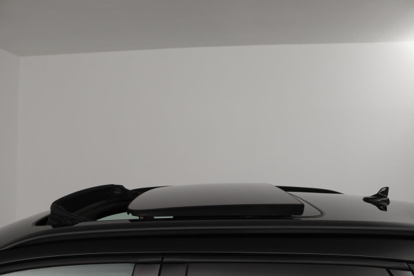 Audi Q3 35 TFSI edition one (PANORAMADAK, DIGITALE COCKPIT, LANE-ASSIST, STUUR/STOEL VERWARMING, AUTOMAAT, PARKEERSENSOREN)