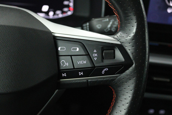 Seat Leon Sportstourer 1.5 TSI FR Business Intense (TREKHAAK, DIGITALE COCKPIT, CAMERA, SFEERVERLICHTING, PARKEERSENSOREN)