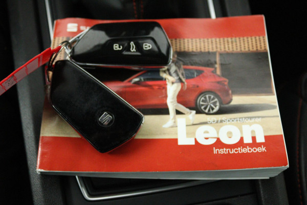 Seat Leon Sportstourer 1.5 TSI FR Business Intense (TREKHAAK, DIGITALE COCKPIT, CAMERA, SFEERVERLICHTING, PARKEERSENSOREN)