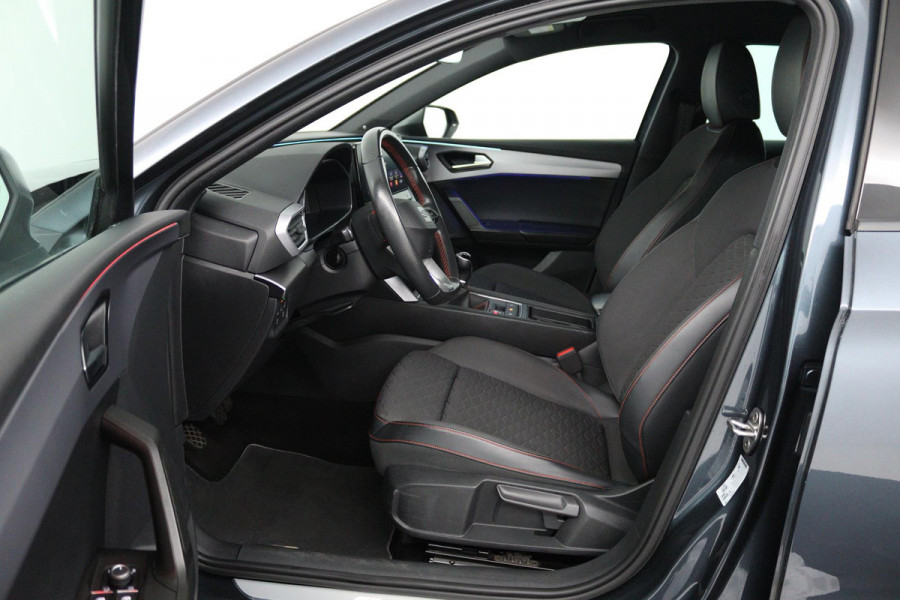 Seat Leon Sportstourer 1.5 TSI FR Business Intense (TREKHAAK, DIGITALE COCKPIT, CAMERA, SFEERVERLICHTING, PARKEERSENSOREN)