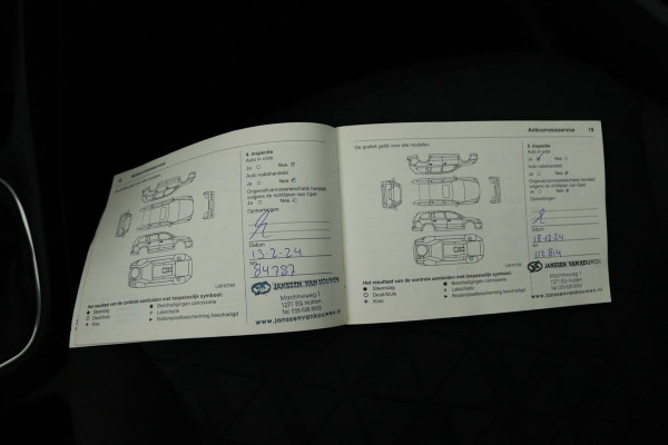 Opel Corsa 1.0 Turbo 120 Jaar Edition (CRUISE CONTROL, NAVIGATIE, BLUETOOTH, AIRCO)