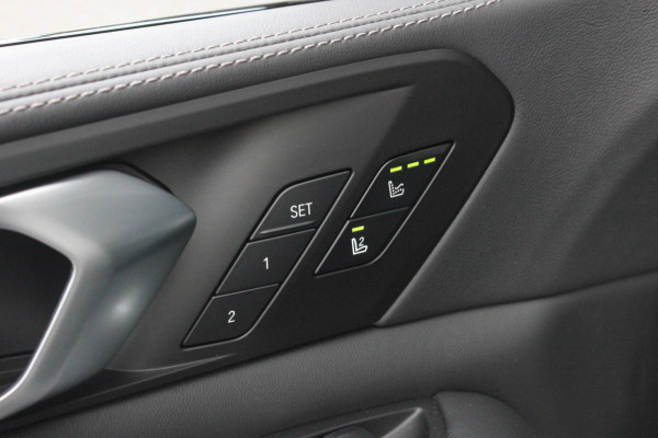 BMW X5 XDrive50e High Executive / HEAD- UP / PANO- DAK / 4- WHEEL STRURING / LUCHTVERING / DRIVING ASSISANT / SOFTCLOSE / M- SEATS