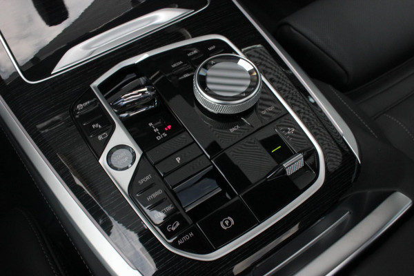 BMW X5 XDrive50e High Executive / HEAD- UP / PANO- DAK / 4- WHEEL STRURING / LUCHTVERING / DRIVING ASSISANT / SOFTCLOSE / M- SEATS