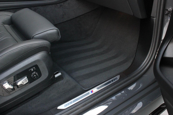 BMW X5 XDrive50e High Executive / HEAD- UP / PANO- DAK / 4- WHEEL STRURING / LUCHTVERING / DRIVING ASSISANT / SOFTCLOSE / M- SEATS