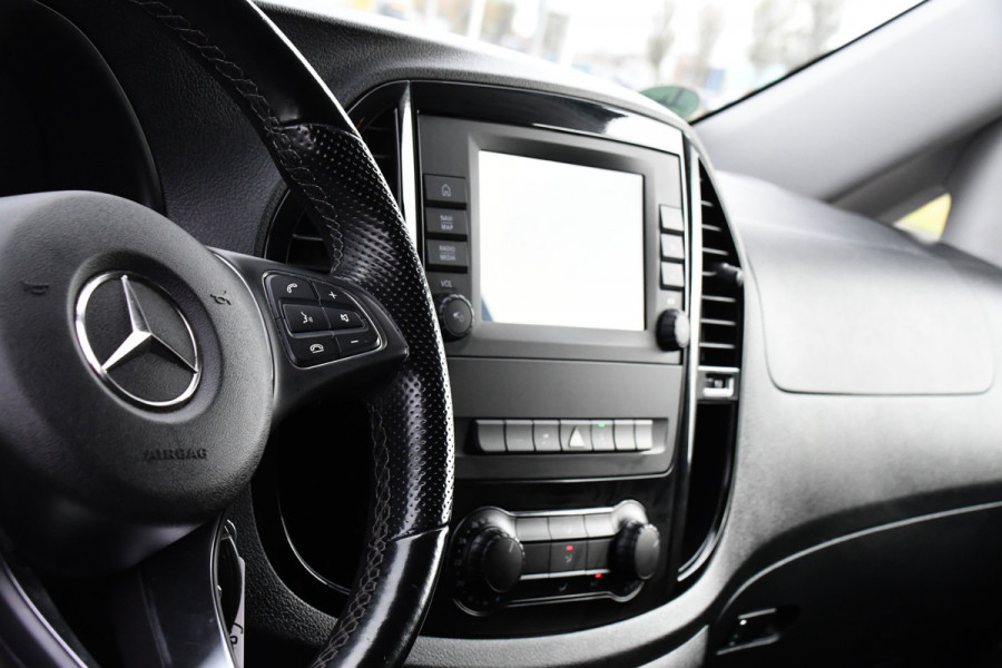 Mercedes-Benz Vito 116 CDI L2 Black Edition Camera, Cruise, Carplay, 164PK, LED, Trekhaak, Stoelverwarming, multimedia, Uniek!