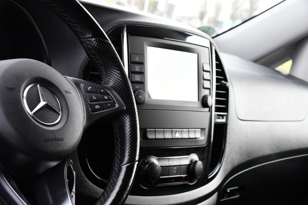 Mercedes-Benz Vito 116 CDI L2 Black Edition Camera, Cruise, Carplay, 164PK, LED, Trekhaak, Stoelverwarming, multimedia, Uniek!
