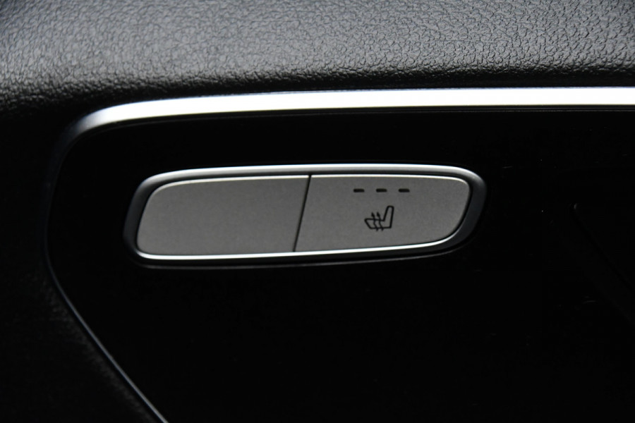 Mercedes-Benz Vito 116 CDI L2 Black Edition Camera, Cruise, Carplay, 164PK, LED, Trekhaak, Stoelverwarming, multimedia, Uniek!