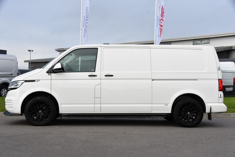 Volkswagen Transporter 2.0 TDI L2H1 30 Bulli Edition Cruise, Carplay, 150PK, Automaat, Sensoren, LED, PDC, 2 x Schuifdeur, Trekhaak, UNIEK!