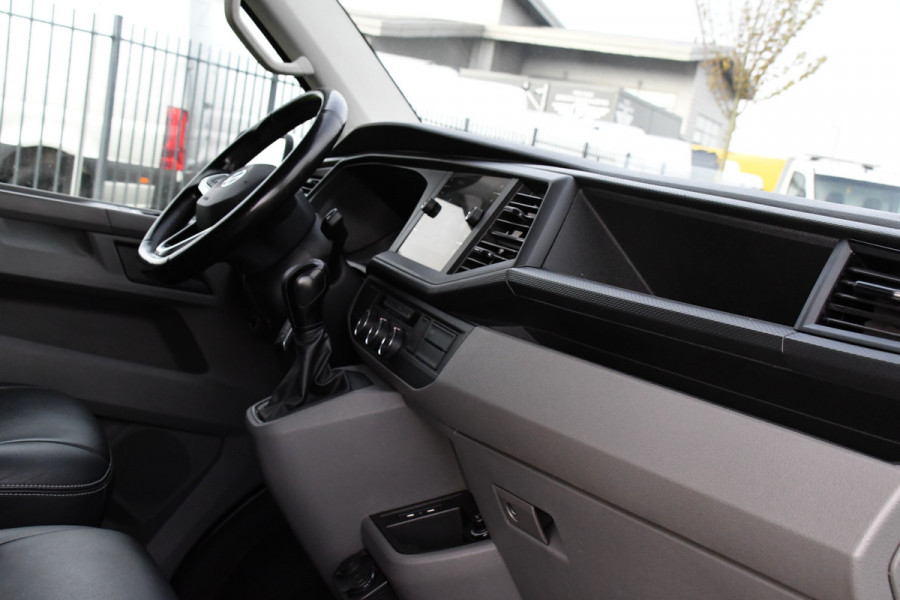 Volkswagen Transporter 2.0 TDI L2H1 30 Bulli Edition Cruise, Carplay, 150PK, Automaat, Sensoren, LED, PDC, 2 x Schuifdeur, Trekhaak, UNIEK!