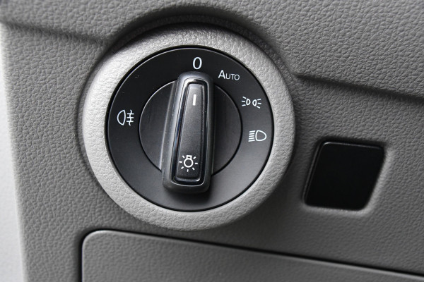 Volkswagen Transporter 2.0 TDI L2H1 30 Bulli Edition Cruise, Carplay, 150PK, Automaat, Sensoren, LED, PDC, 2 x Schuifdeur, Trekhaak, UNIEK!