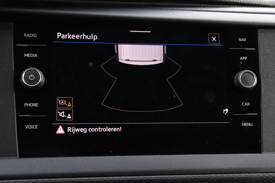 Volkswagen Transporter 2.0 TDI L2H1 30 Bulli Edition Cruise, Carplay, 150PK, Automaat, Sensoren, LED, PDC, 2 x Schuifdeur, Trekhaak, UNIEK!