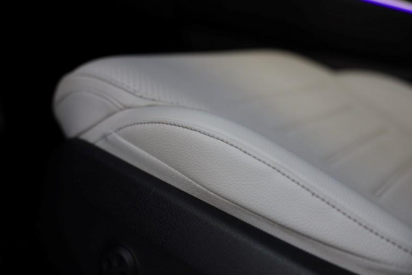 Mercedes-Benz GLC 400e 4MATIC AMG 63 Look / 360 Camera / Head Up / Memory / Elek Stoelen / Leder / Navi / Led / Pdc / 21 In