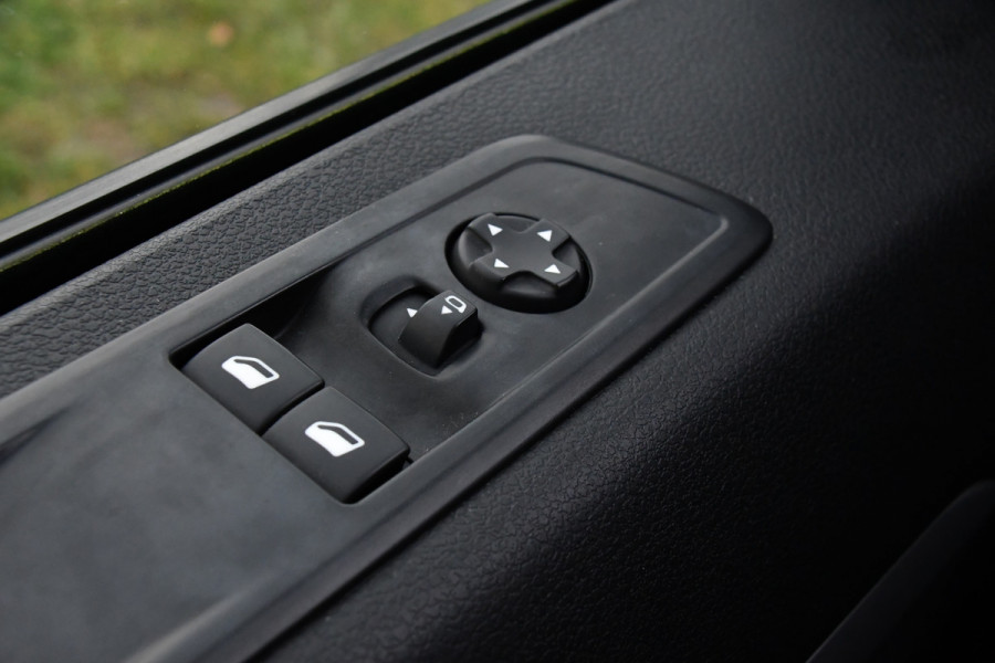 Peugeot Expert 2.0 BlueHDI L3 DC 180 PB Edition 360 Camera, Cruise, Carplay, NAVI, 177pk, Automaat, Multimedia, Trekhaak, Uniek!