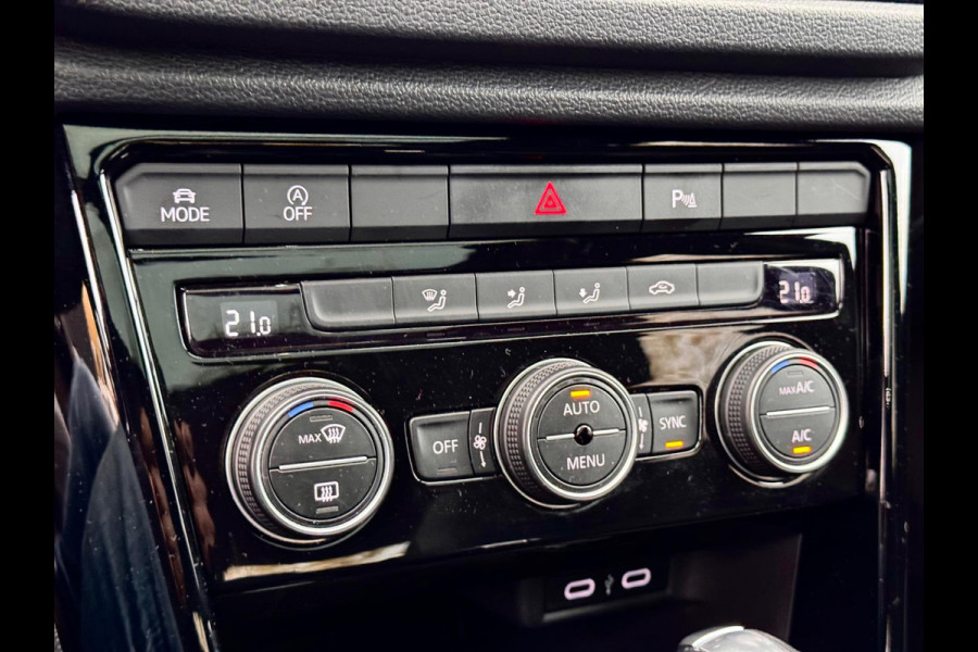 Volkswagen T-Roc 1.5 TSI Sport Pano/Virtual/Camera/Keyless