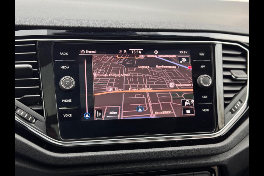 Volkswagen T-Roc 1.5 TSI Sport Pano/Virtual/Camera/Keyless