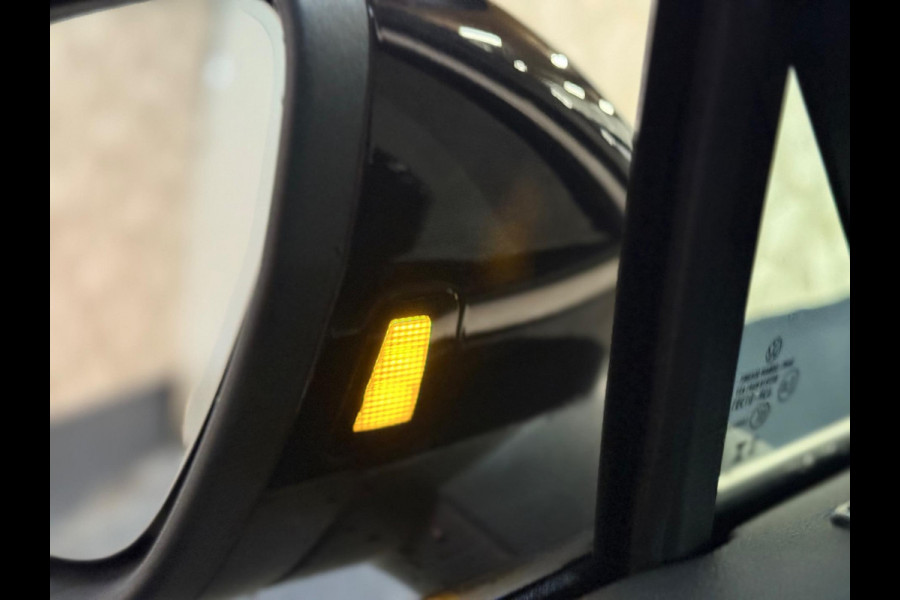 Volkswagen Tiguan 1.5 eTSI R-Line Edition |Pano |Keyless | 360 Camera | Massage | Sfeerverlichting