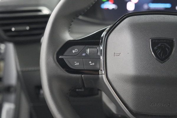 Peugeot 2008 PureTech 100 Allure | Camera | Navigatie | Parkeersensoren | Apple Carplay