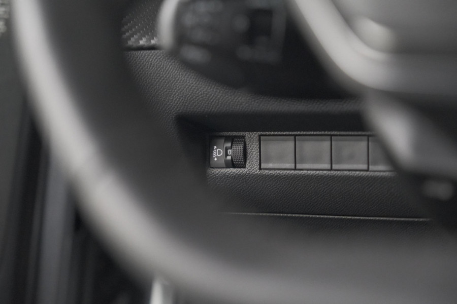 Peugeot 2008 PureTech 100 Allure | Camera | Navigatie | Parkeersensoren | Apple Carplay
