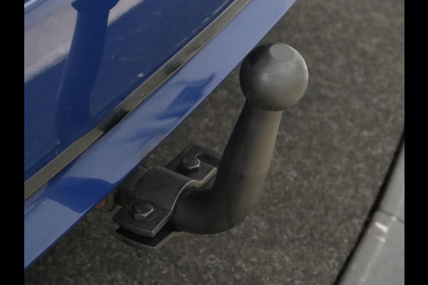 Toyota Corolla 1.8 Hybrid Business | 1e eigenaar | Trekhaak | Carplay | Camera | Adaptive cruise | Full LED | DAB | Climate control