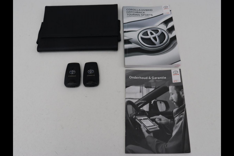 Toyota Corolla 1.8 Hybrid Business | 1e eigenaar | Trekhaak | Carplay | Camera | Adaptive cruise | Full LED | DAB | Climate control