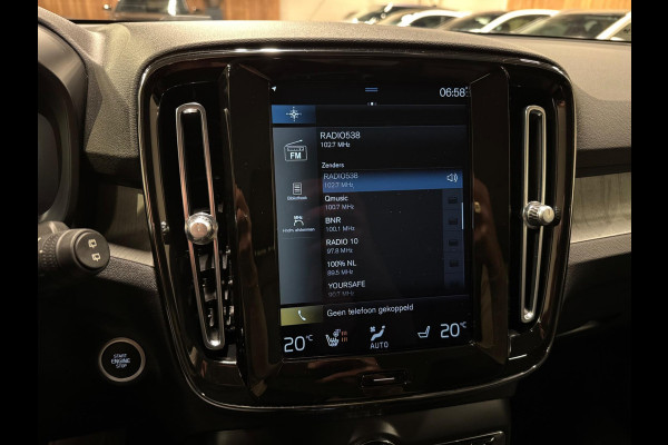 Volvo XC40 1.5 T4 211PK Recharge Plug-In, Navi, Camera, Leder, Voll Led, Trekhaak, 19" Velgen, Adaptief Cruise, Stoel Verwarming