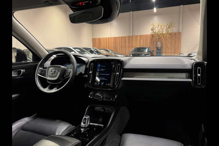 Volvo XC40 1.5 T4 211PK Recharge Plug-In, Navi, Camera, Leder, Voll Led, Trekhaak, 19" Velgen, Adaptief Cruise, Stoel Verwarming